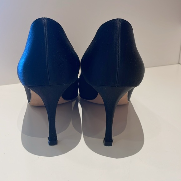 Manolo Blahnik Satin Rosetta Pumps - Picture 3 of 6